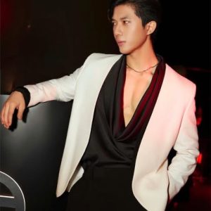 THE ECLIPSE TUXEDO BLAZER