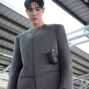 URBAN METRO MAO SUIT